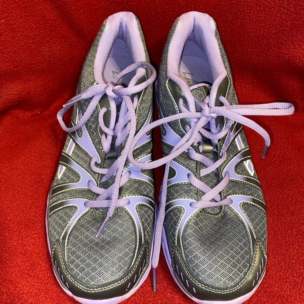 LA Gear ladies size 11 athletic sneakers